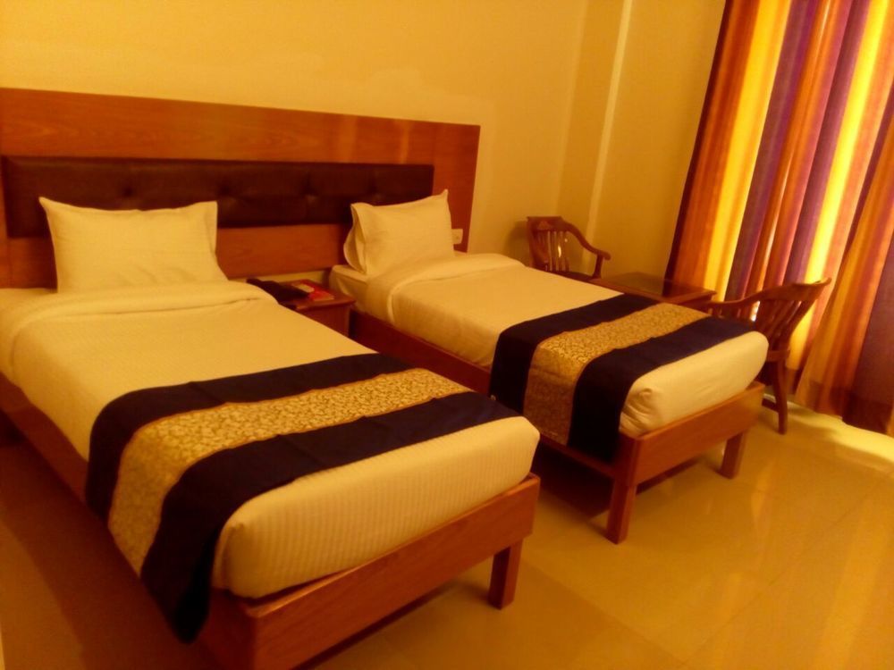 Red Carpet Hotels Нойда Екстер'єр фото