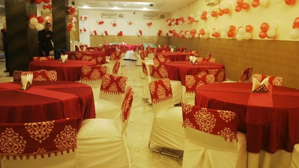 Red Carpet Hotels Нойда Екстер'єр фото